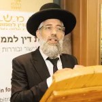 הרב שלמה בארי - במעמד פתיחת בית הדין ברעננה