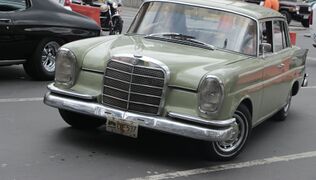 "מרצדס-בנץ W111"