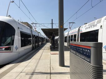 הרכבת הקלה בתל אביב, הקו האדום. תחנה מרכזית, פתח תקווה (רציפי נסיעה לכיוון בת ים וחזרה מבת ים). 2023