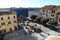 מראה הכיכר שבחזית ארמון אורסיני.